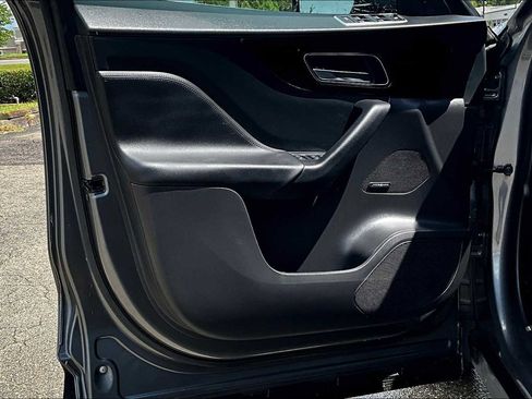 Used 2019 Jaguar F-PACE Premium image 49