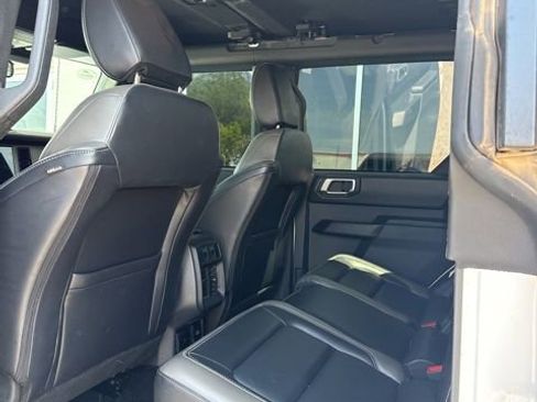Used 2025 Ford Bronco Outer Banks w/ Sasquatch Package image 5
