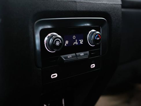 Used 2024 GMC Yukon SLT image 22