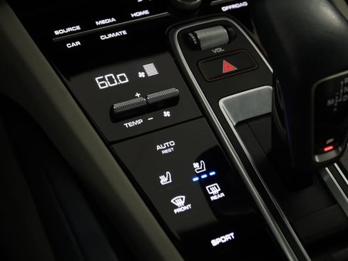 Used 2020 Porsche Cayenne AWD/4WD image 37