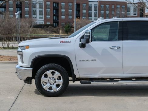 Used 2020 Chevrolet Silverado 2500 LTZ w/ LTZ Premium Package image 12