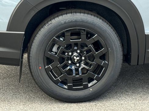 New 2025 Mitsubishi Outlander Trail Edition image 5