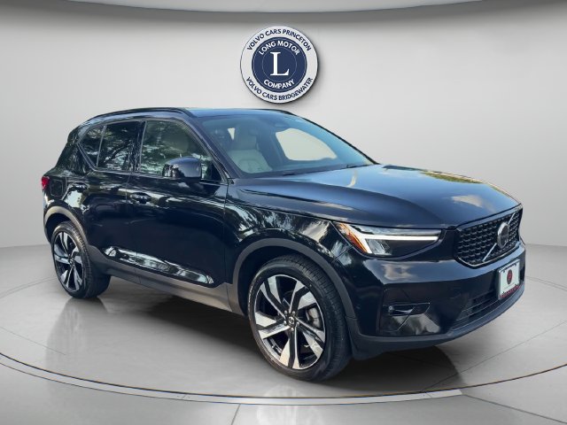 Certified 2024 Volvo XC40 B5 Plus w/ Protection Package Premier AWD/4WD image 11