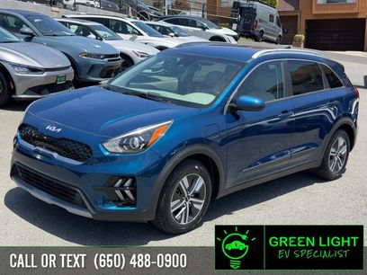 Used 2022 Kia Niro LXS