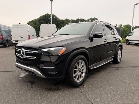 Used 2024 Mercedes-Benz GLE 450e 4MATIC image 3