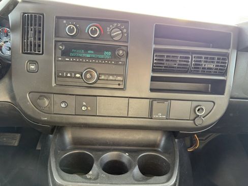 Used 2016 GMC Savana 2500 Extended image 5