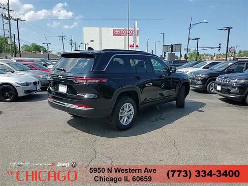 New 2025 Jeep Grand Cherokee Laredo AWD/4WD image 5