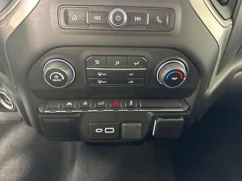Used 2023 Chevrolet Silverado 1500 Custom image 23