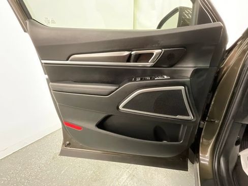 Used 2024 Kia Telluride S w/ S Sunroof Package FWD image 9