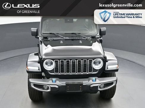 Used 2024 Jeep Wrangler Unlimited Sahara w/ Technology Group AWD/4WD image 40