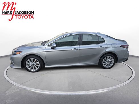 Used 2023 Toyota Camry LE image 14