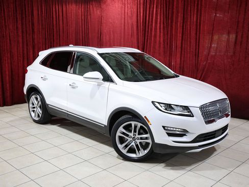 Used 2019 Lincoln MKC Reserve w/ MKC Climate Package FWD image 2