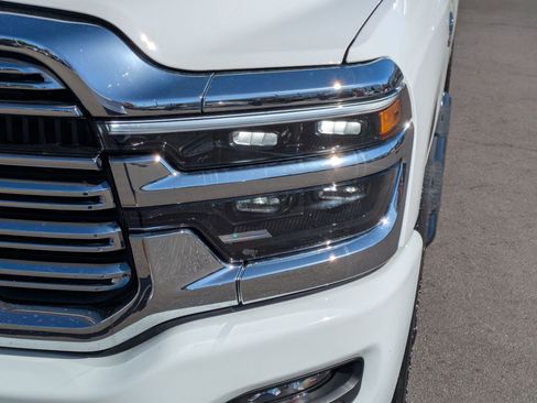 Used 2025 RAM 2500 Laramie AWD/4WD image 13