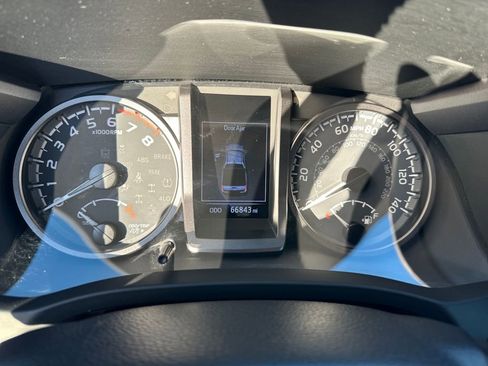 Used 2023 Toyota Tacoma TRD Sport image 21