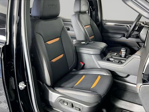 Certified 2025 GMC Sierra 1500 AT4 w/ AT4 Premium Package AWD/4WD image 28