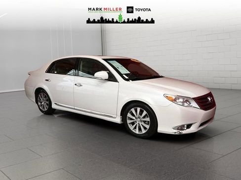 Used 2012 Toyota Avalon Limited image 10