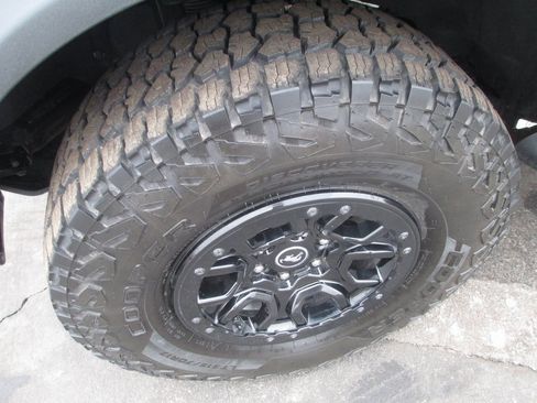 Used 2022 Ford Bronco Wildtrak image 12