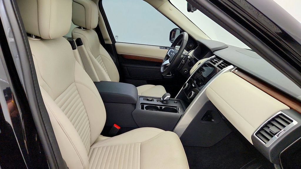 Used 2024 Land Rover Discovery S AWD/4WD image 24