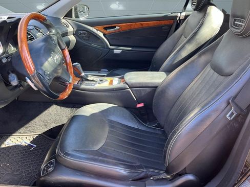 Used 2012 Mercedes-Benz SL 550 image 3