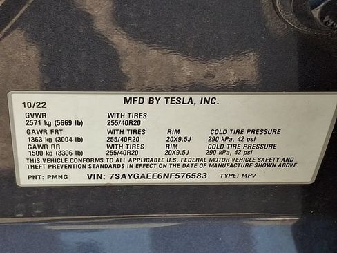 Used 2022 Tesla Model Y Long Range AWD/4WD image 28