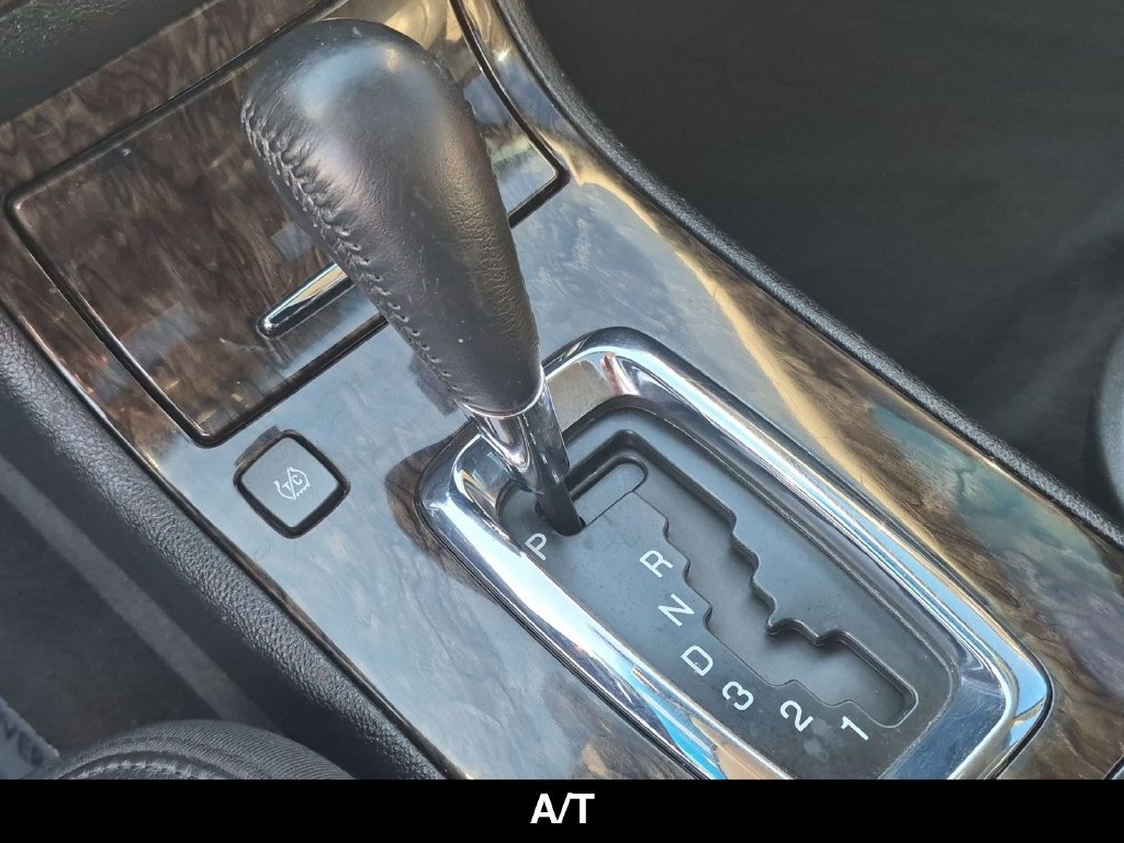 Used 2010 Cadillac DTS Luxury FWD image 7