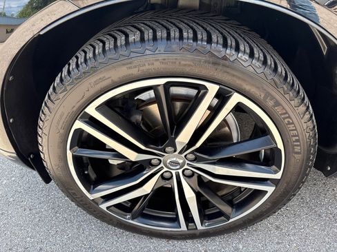 Used 2019 Volvo XC60 T6 R-Design w/ Protection Package Premier AWD/4WD image 11