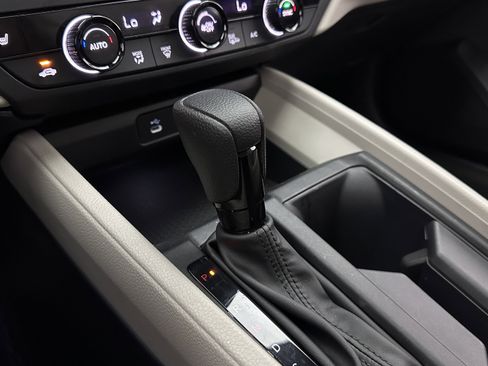 Used 2025 Honda Accord SE image 17