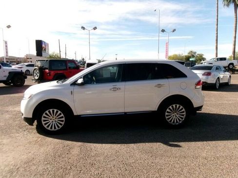 Used 2014 Lincoln MKX FWD w/ Walnut Swirl Wood Package image 12