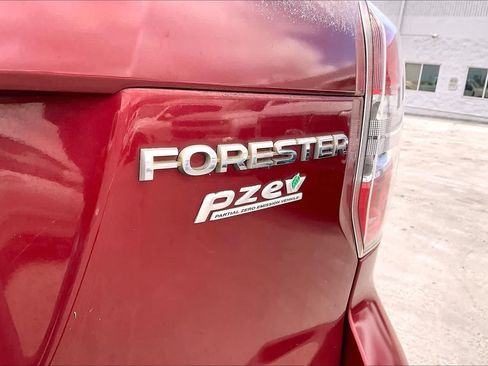Used 2015 Subaru Forester 2.5i Premium AWD/4WD image 7
