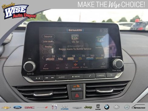 Used 2022 Nissan Altima 2.5 SR FWD image 13