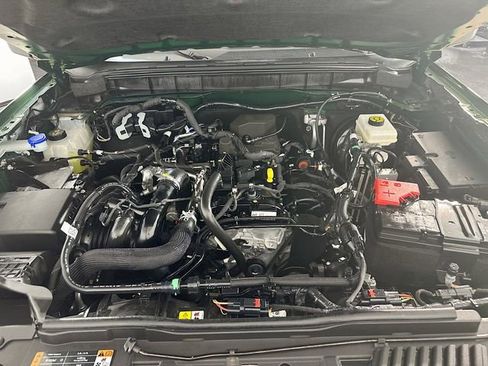 Used 2024 Ford Bronco Badlands w/ Sasquatch Package AWD/4WD image 30