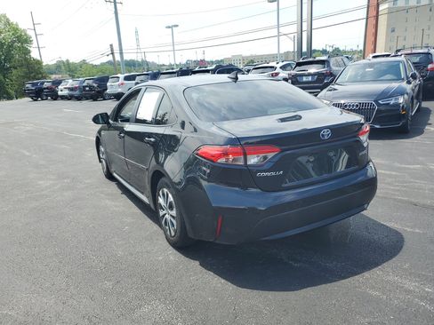Used 2020 Toyota Corolla LE w/ Carpet Mat Package (TMS) FWD image 2