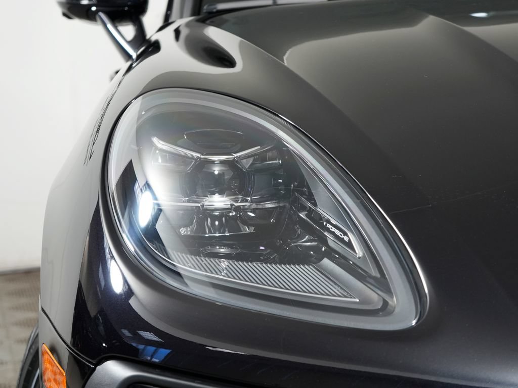 Used 2026 Porsche Macan S AWD/4WD image 11