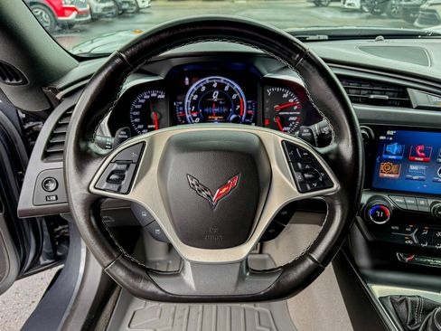 Used 2017 Chevrolet Corvette Stingray Coupe w/ 1LT RWD image 27