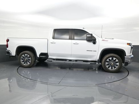 Used 2023 Chevrolet Silverado 2500 LT AWD/4WD image 6
