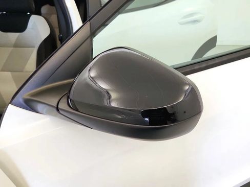 Used 2024 Chevrolet Trax RS FWD image 35