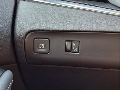 Certified 2024 Buick Enclave Essence w/ Sport Touring Edition FWD image 12