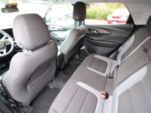 Used 2024 Chevrolet TrailBlazer LT w/ Convenience Package image 28