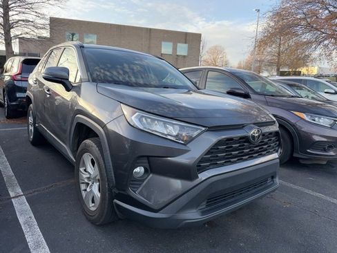 Used 2021 Toyota RAV4 XLE image 3