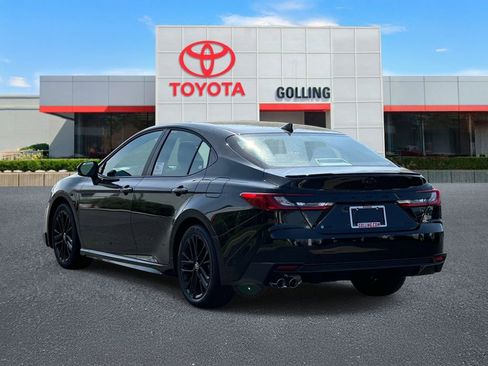 New 2026 Toyota Camry SE FWD image 4