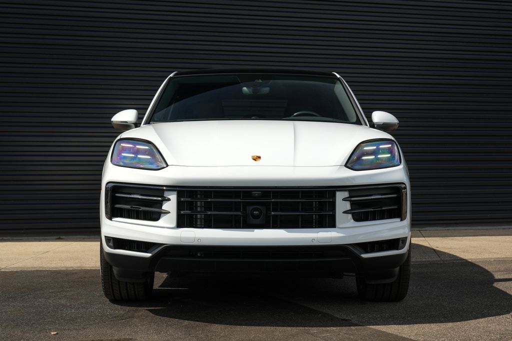 Certified 2024 Porsche Cayenne Coupe AWD/4WD image 6