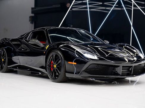 Used 2019 Ferrari 488 Spider RWD image 4