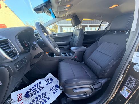 Used 2021 Kia Sportage LX image 13