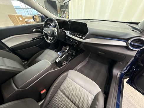 Used 2024 Chevrolet Trax LT w/ Driver Confidence Package image 38