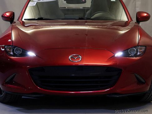 Used 2019 MAZDA MX-5 Miata RF Grand Touring image 6