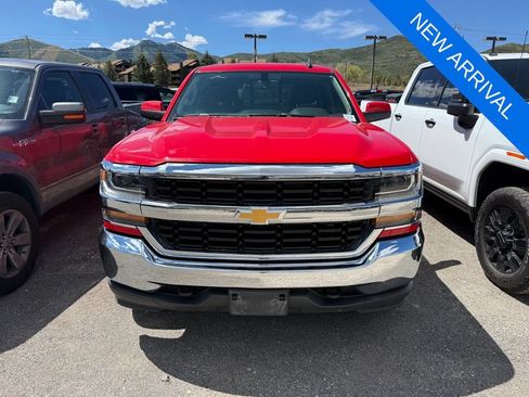 Used 2017 Chevrolet Silverado 1500 LT w/ LT Fleet Plus Package AWD/4WD image 2