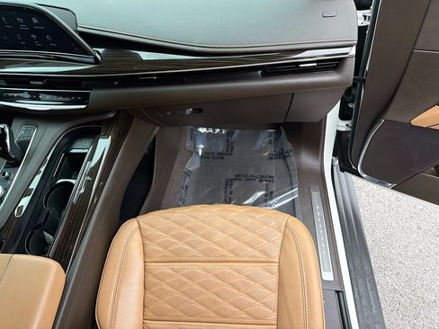 Used 2023 Cadillac Escalade ESV Premium Luxury w/ Performance Package image 19