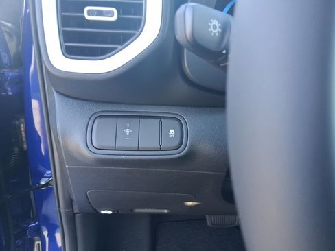 New 2025 Hyundai Venue Limited image 21