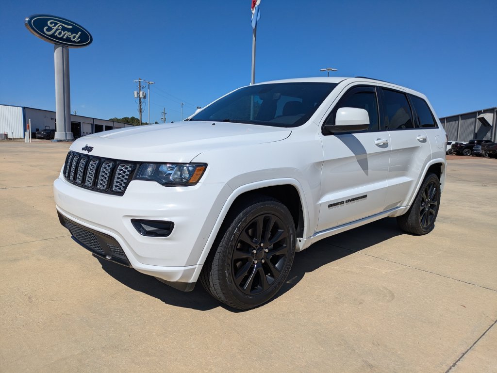 Used 2019 Jeep Grand Cherokee Altitude RWD image 1