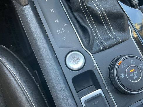 Certified 2022 Volkswagen Atlas SEL image 23